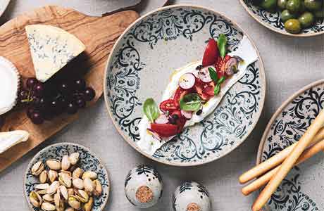 Setting The Table For New Year Feasts: A Guide To Hospitality Dinnerware