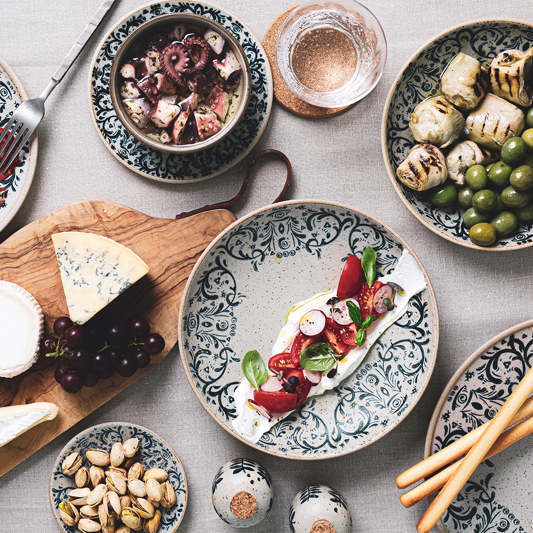 Tabletop Designs For New Year: A Guide To Hospitality Dinnerware
