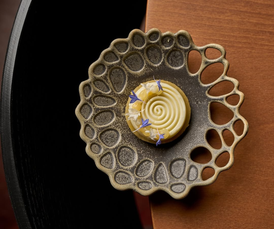 Festive Dining Trends 2025: Michelin-Inspired Tableware for the Holiday Season
